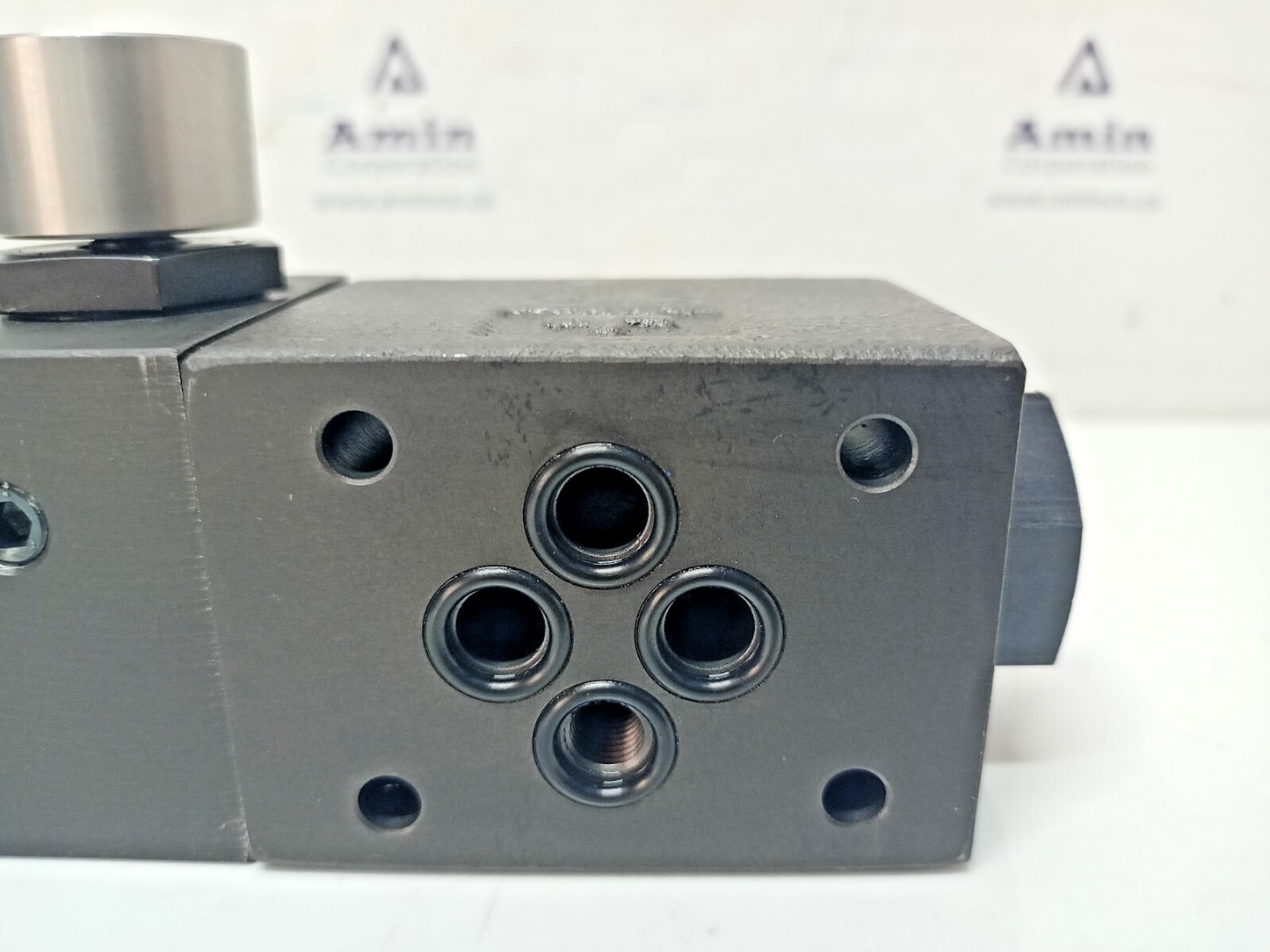 Yuken DMG-01-3C4-1038 Directional valve - NEW #2