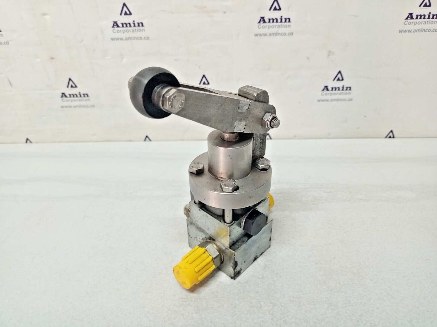 Hawe TZ3-1 3/2-way Hydraulic Directional Seated Valve - NEW