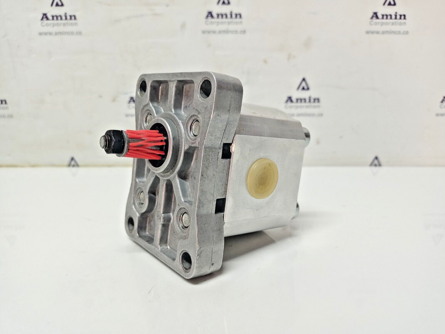 Concentric WP03B1B-020-R-22-NA-124N Hydraulic Gear pump - NEW