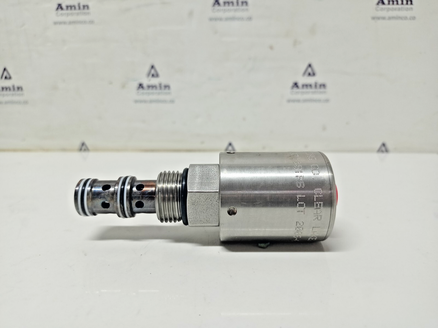 Doering Co. 54H2371081PS Hydraulic External Pilot Cartridge Valve - NEW