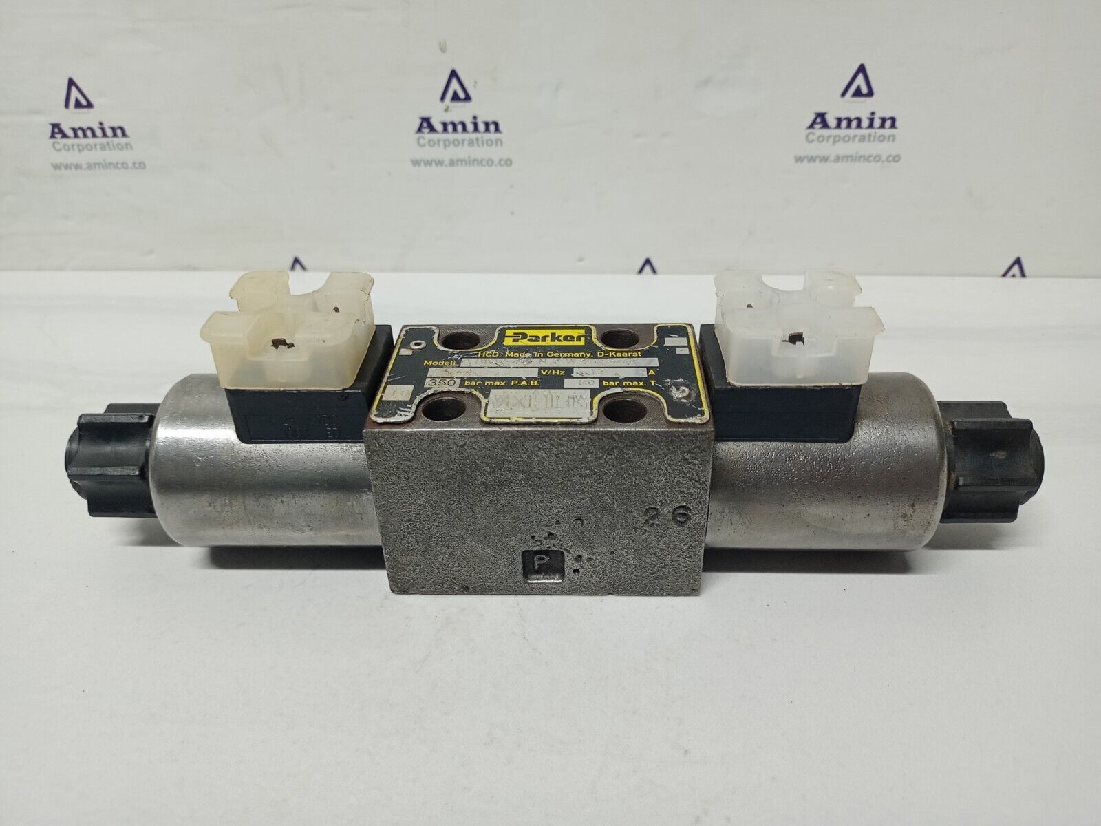 Parker D1VW4CNJW70X5448 Directional control valve Amin Corporation