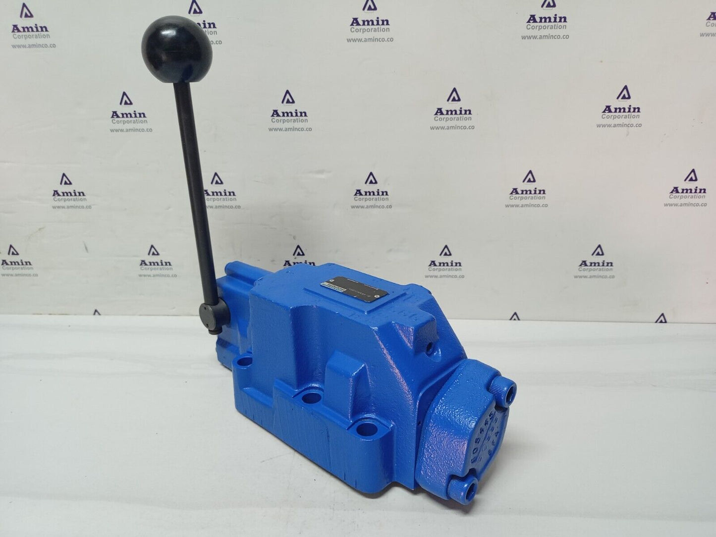 Mannesmann Rexroth H-4WMM22J60/ Directional control valve P/N: RR00006334 - NEW