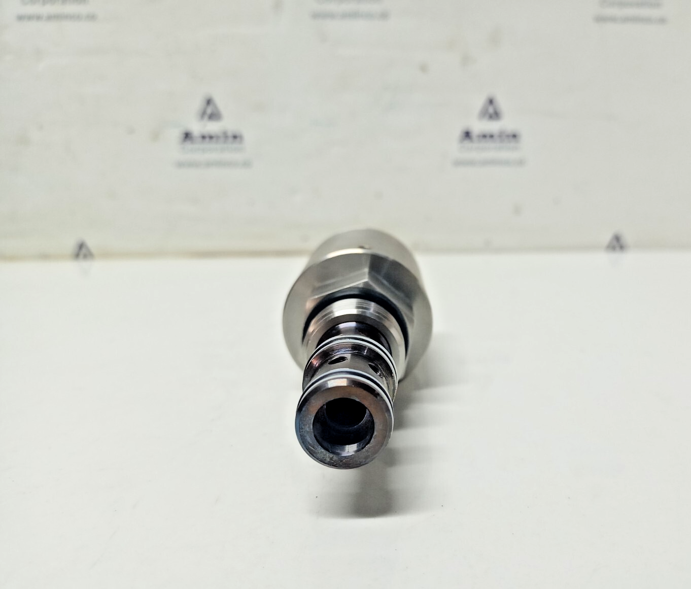Doering Co. 54H2371081PS Hydraulic External Pilot Cartridge Valve - NEW