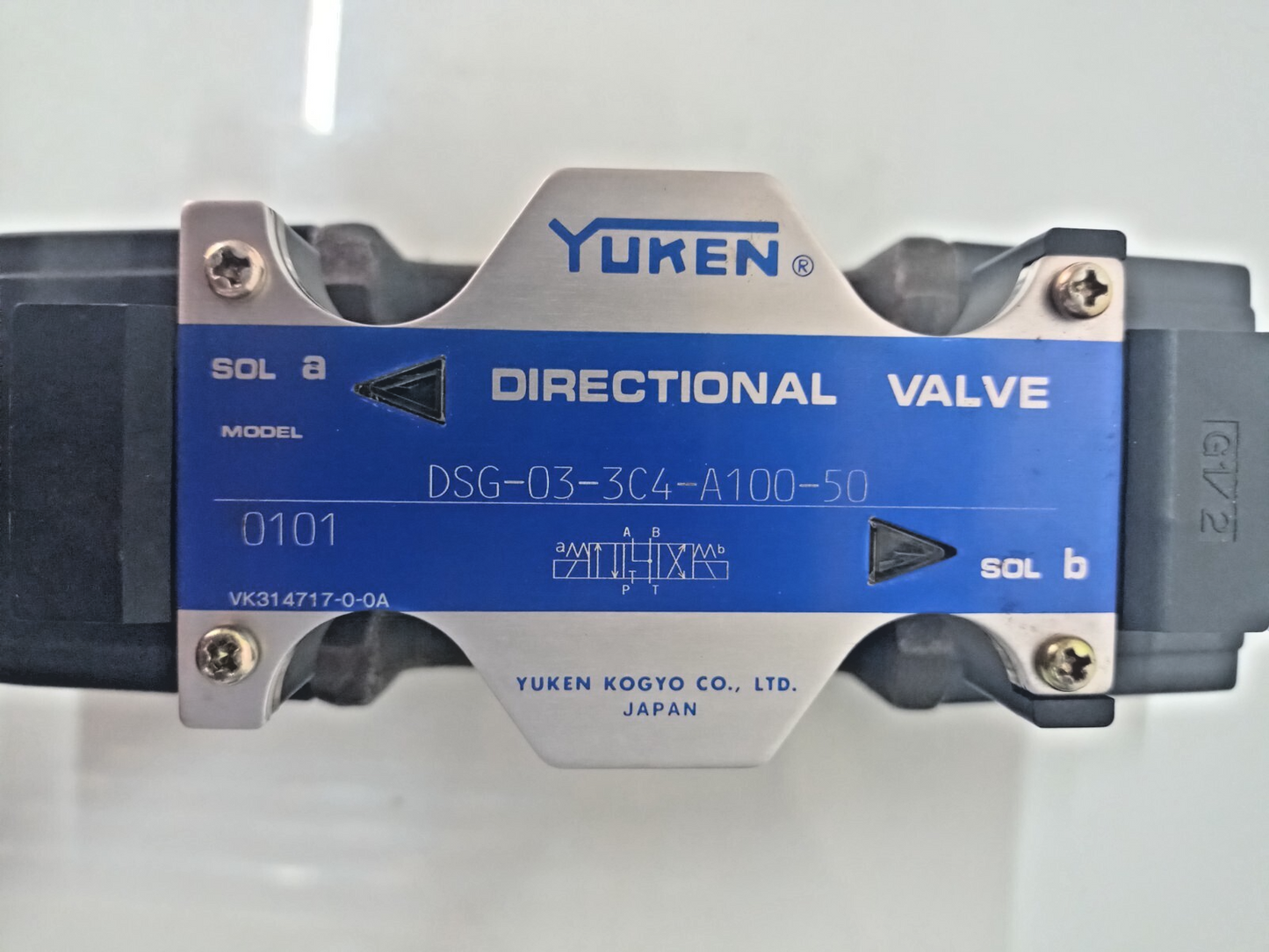 Yuken DSG-03-3C4-A100-50 Directional Control Valve - NEW