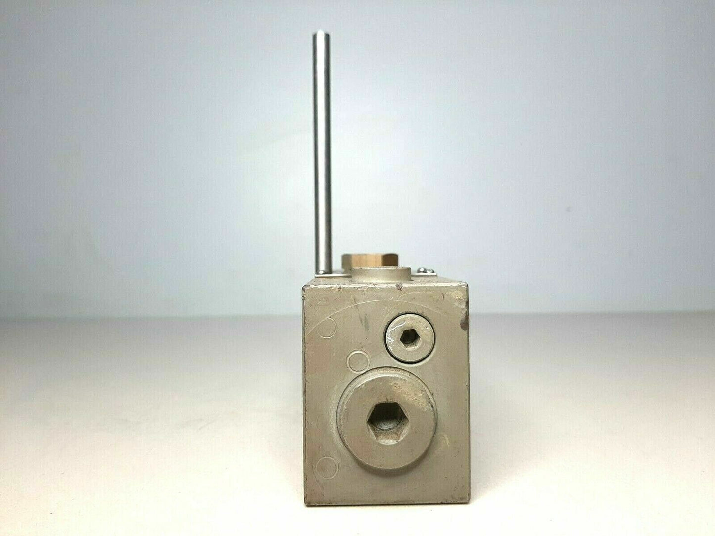 Hydranor 1STB44110J7D Directional control valve capacity: 350 bar