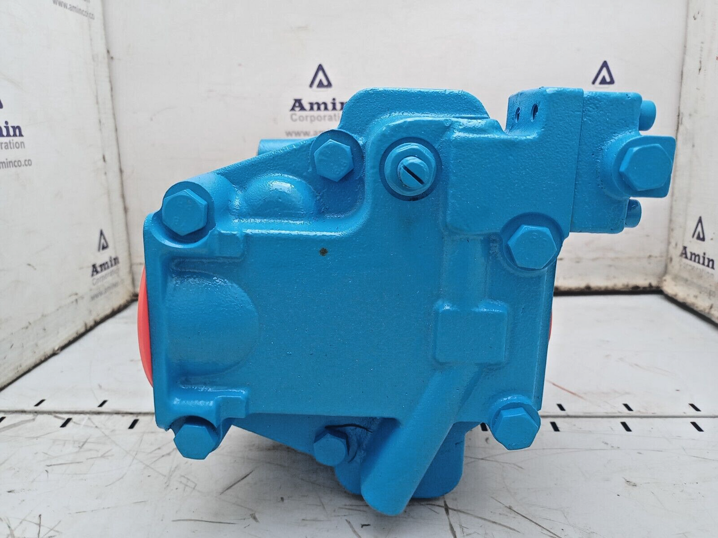 Vickers PVH74QIC-RSF-1S-10-C25-31 Variable Piston pump P/N: 02-937934 - NEW
