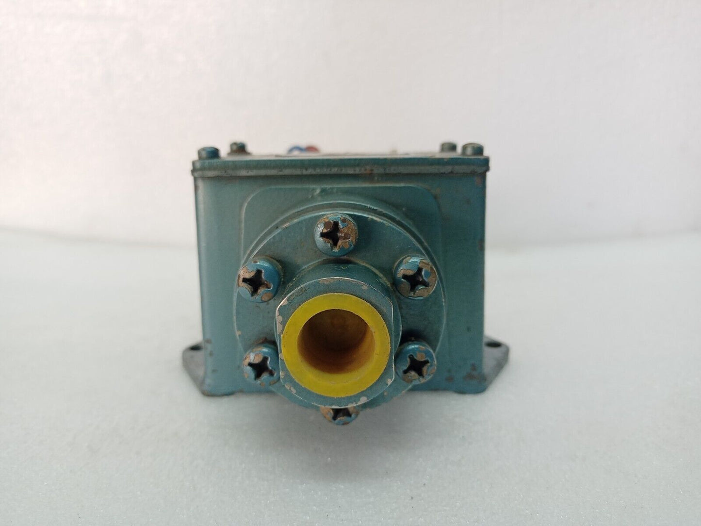 Custom Control Sensors CCS 646GZE7-7011 Pressure Switch - NEW