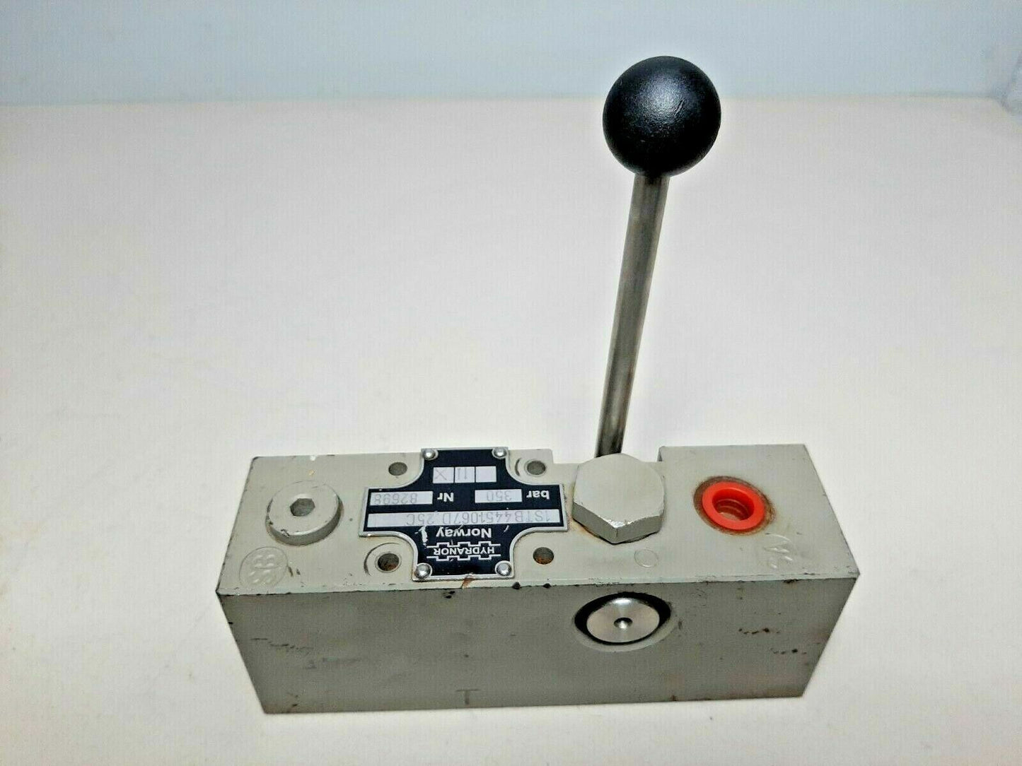 Hydranor 1STB4451067D.25C Lever operated control valve Capacity: 350 bar - NEW