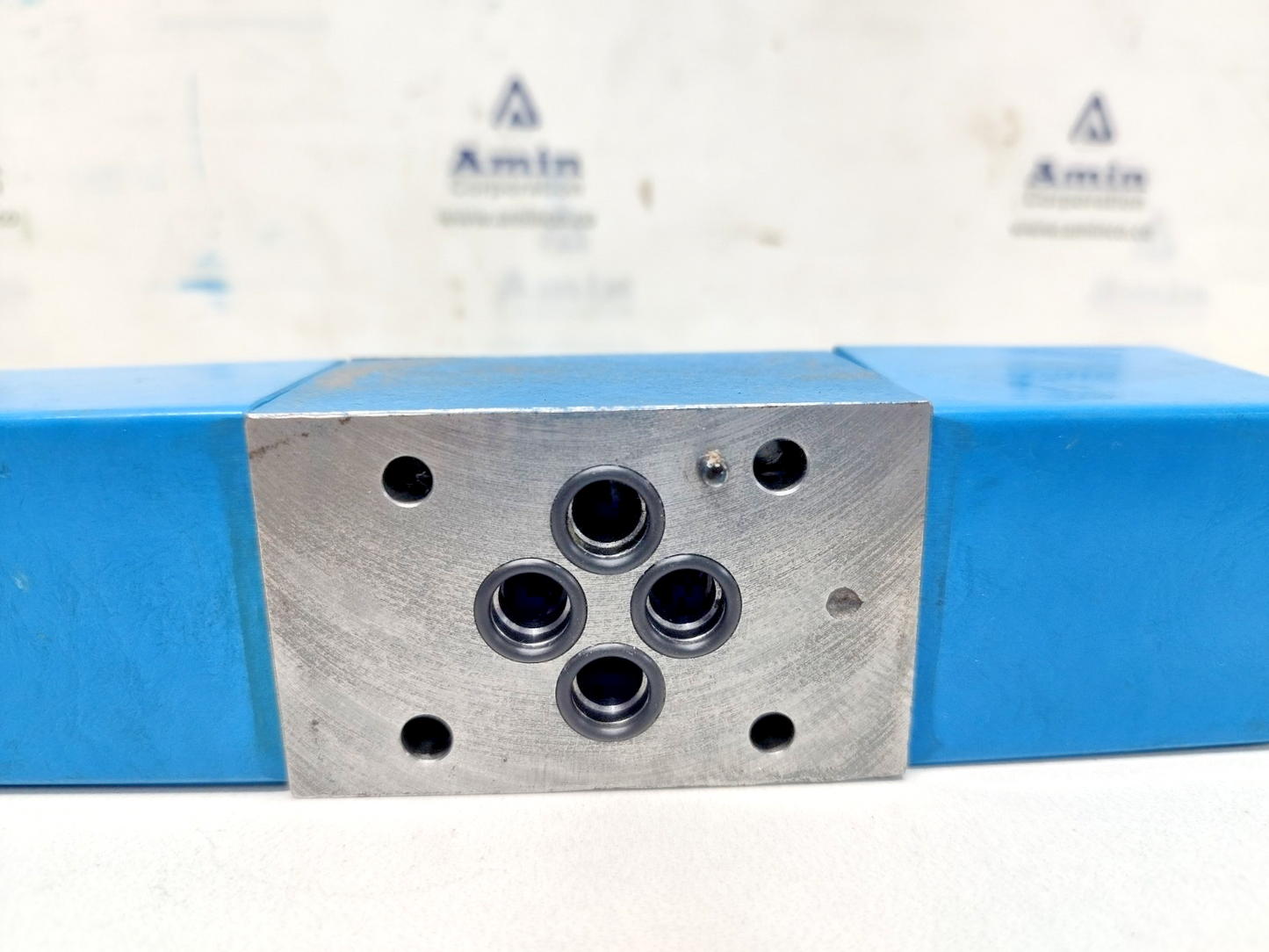 Vickers KDG4V 3 33C30X MU HR7 60 Proportional valve - NEW