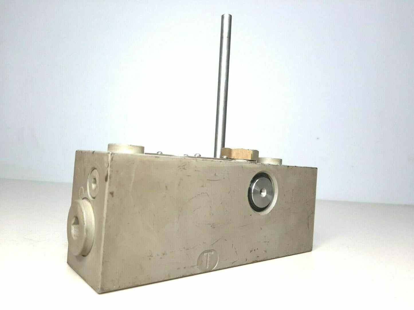 Hydranor 1STB44110J7D Directional control valve capacity: 350 bar