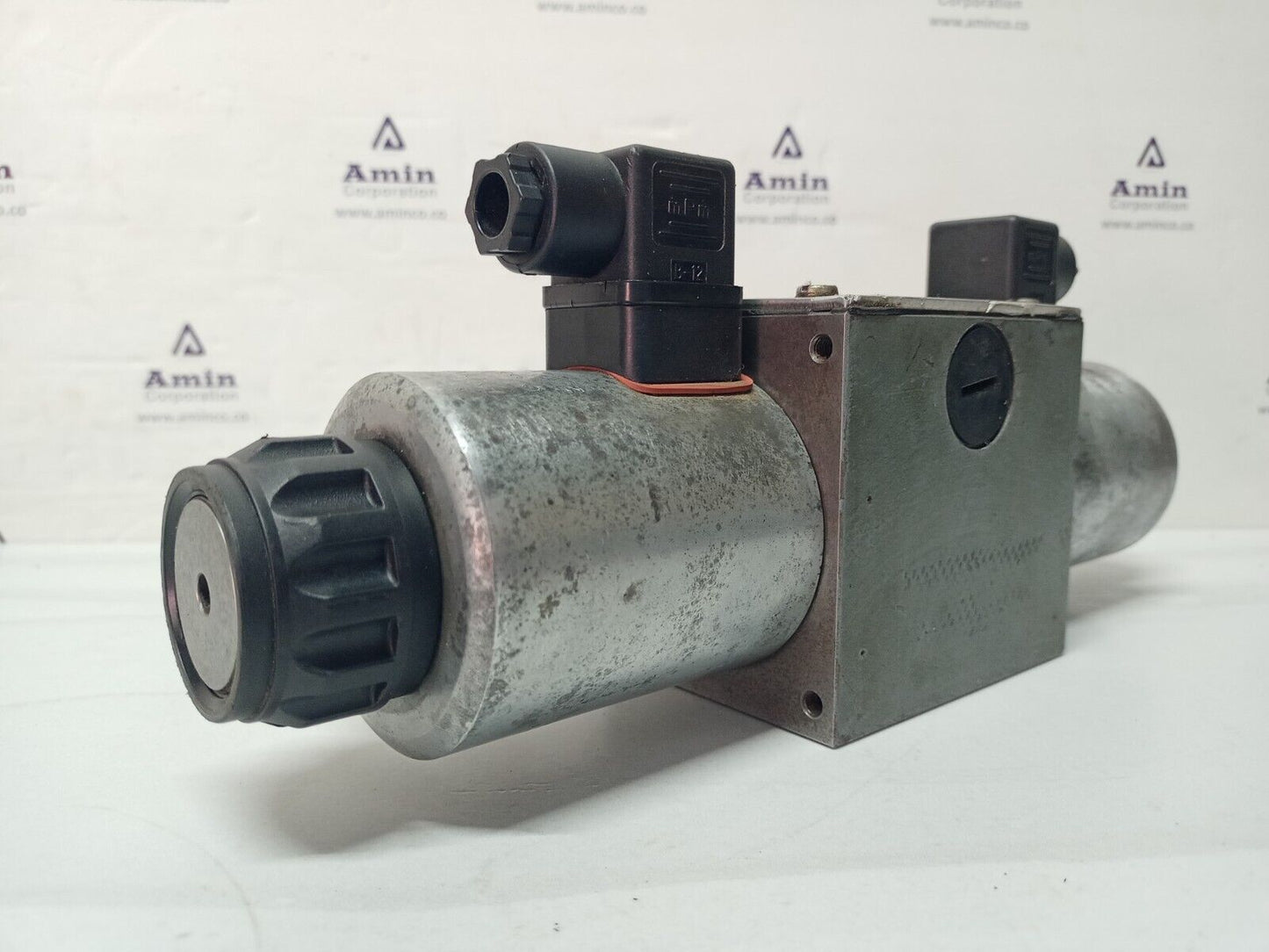 Mannesmann Rexroth 4WE 10 D31/OFCG24N9Z4 Solenoid Directional control valve