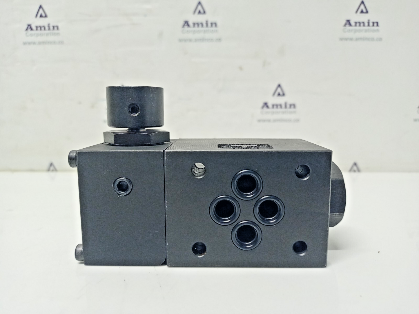 Yuken DMG-01-3C4-1038 Directional valve - NEW