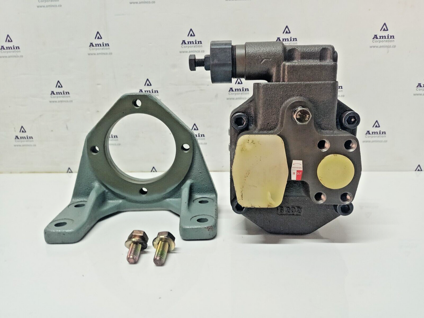 YUKEN AR16-FR01B-20 Variable Piston Pump with Mounting bracket - New