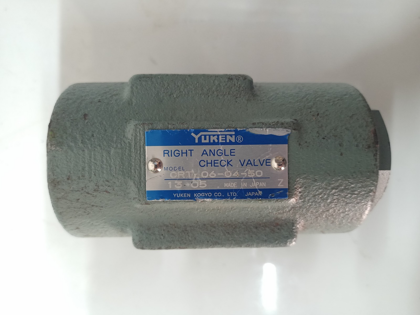 Yuken CRT-06-04-50 Right angle Check valve - NEW
