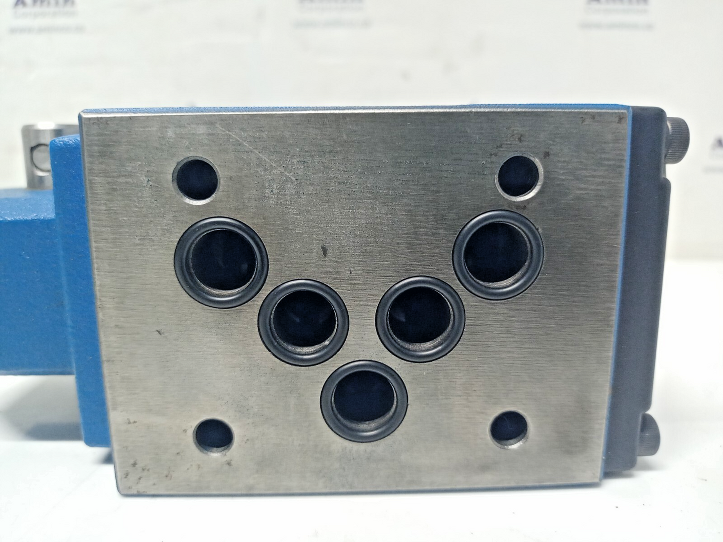 Dagong 4WMM 10 J10 Directional control valve - NEW
