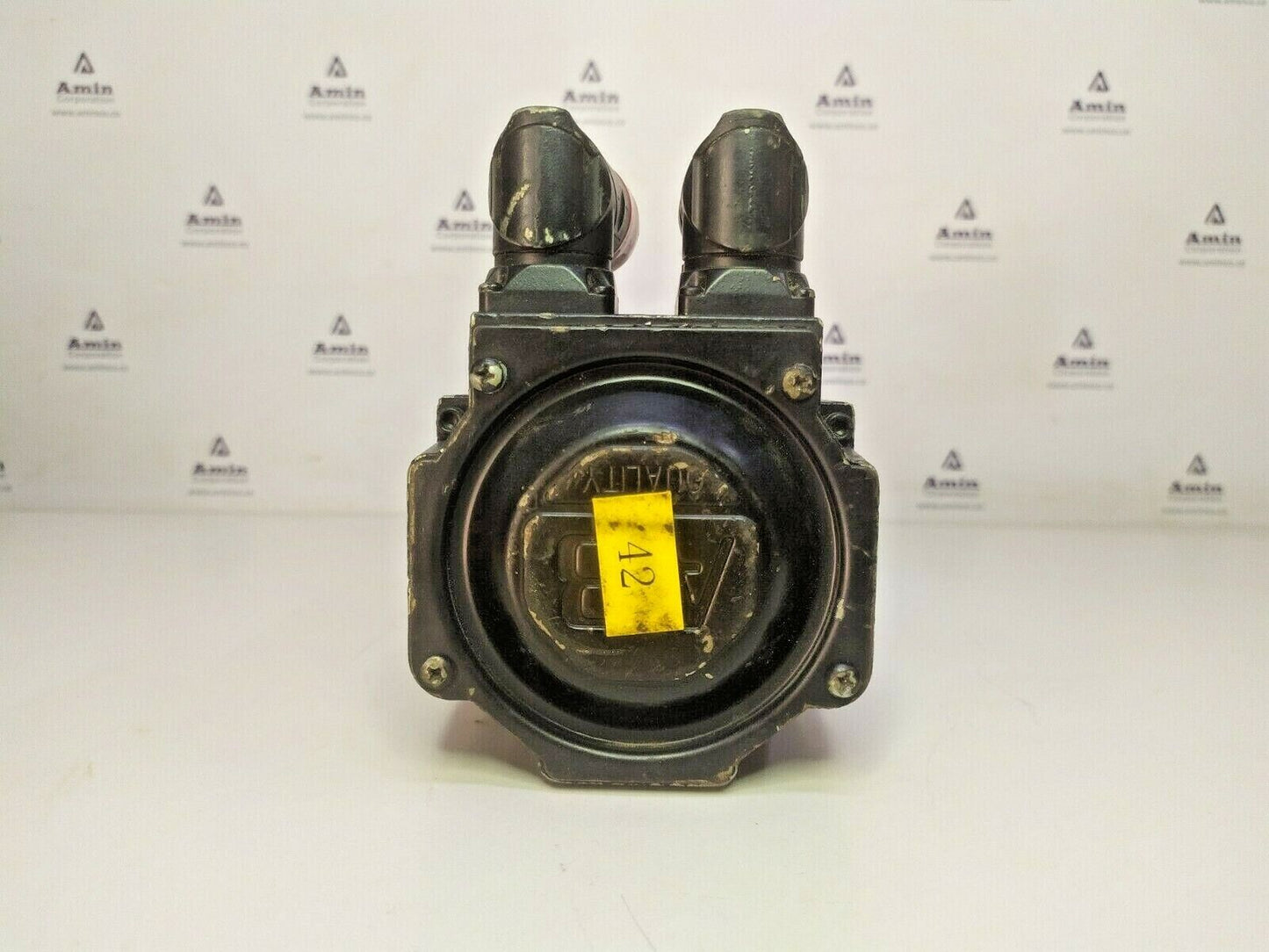 Allen-Bradley MPM-B1153E-SJ72AA Series-A Servo motor 480V 3500 RPM max.