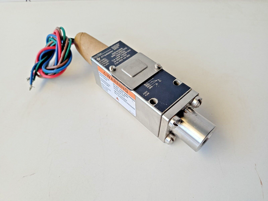ITT NEO-DYN 232P44C6HN Adjustable pressure switch 2800-6000 PSIG - NEW