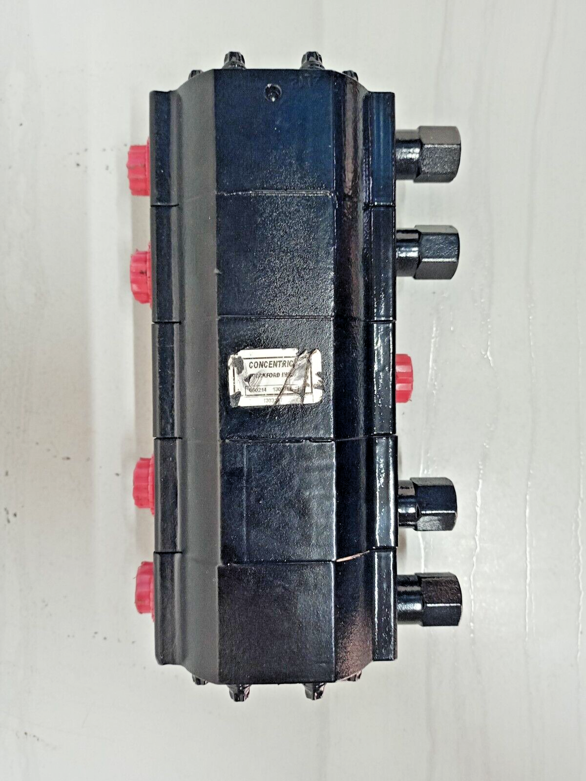 Concentric 060214 Flow divider - NEW