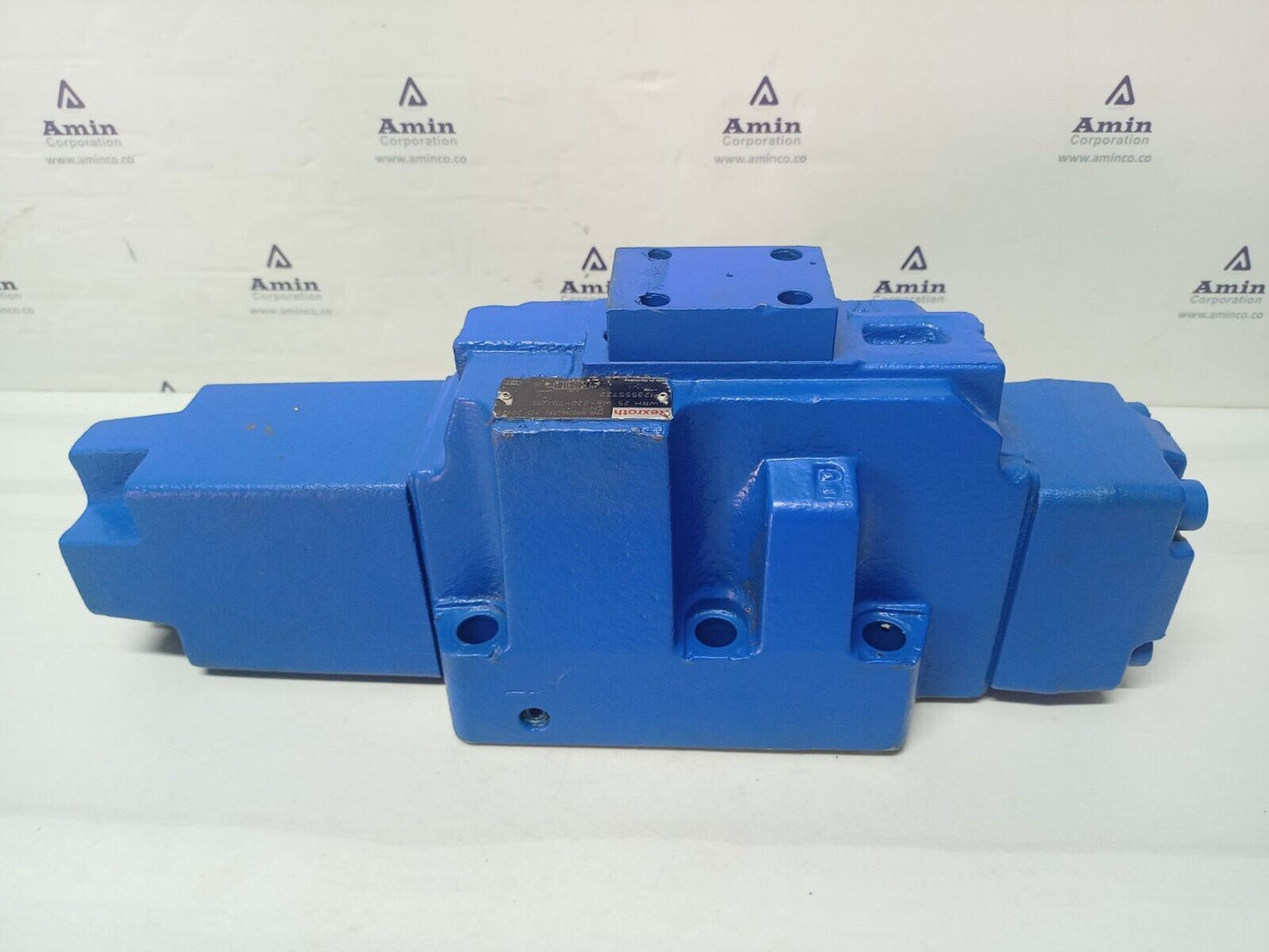 Rexroth 4WRH 25 W6-220-70 M Prop. Directional valve MNR: R900964592 - NEW