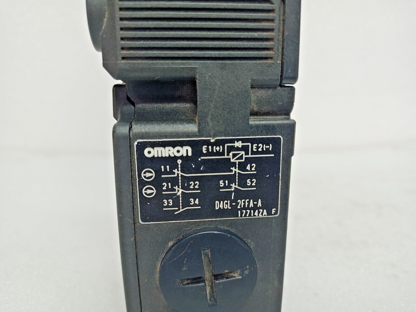 Omron D4GL-2FFA-A4 Guard lock safety-door switch