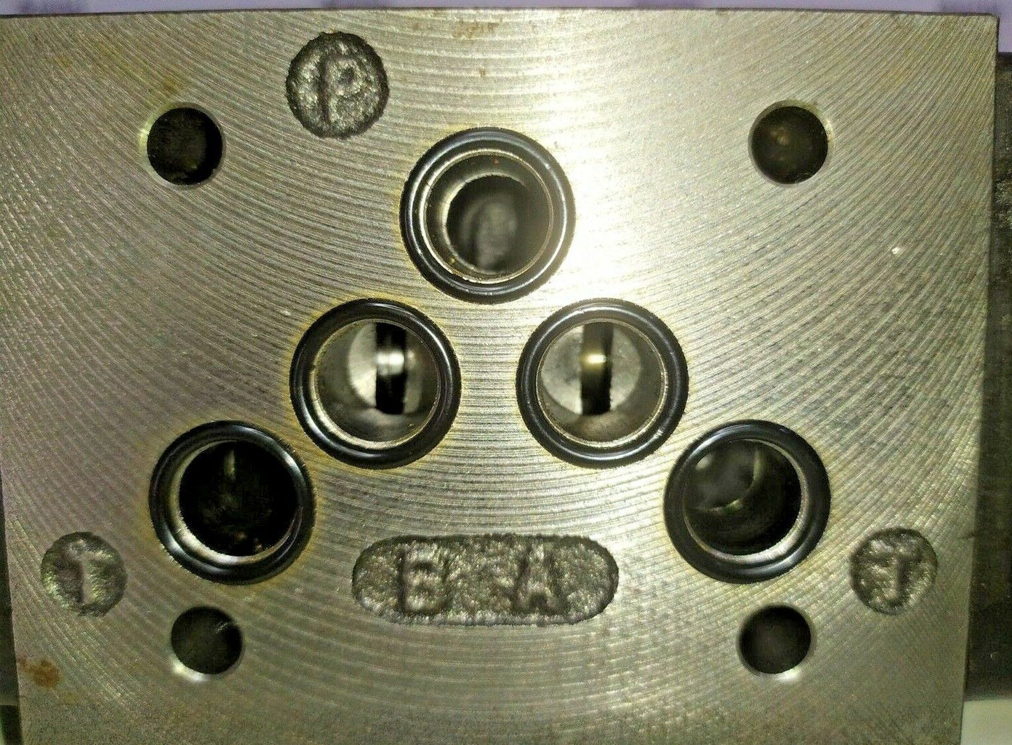 Parker D3W 4 C JJ 23X803 CL Directional control valve