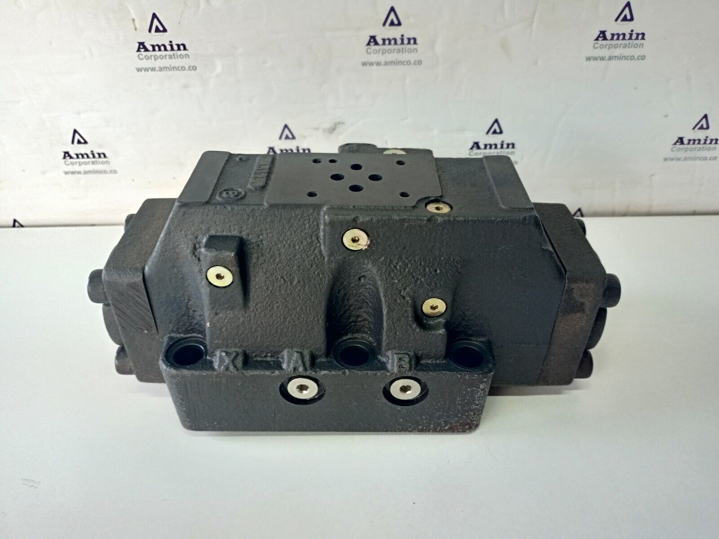 Eaton-Vickers DG5S-8-2C-T-K-M-X1-ER4-30 Directional control Valve - NEW