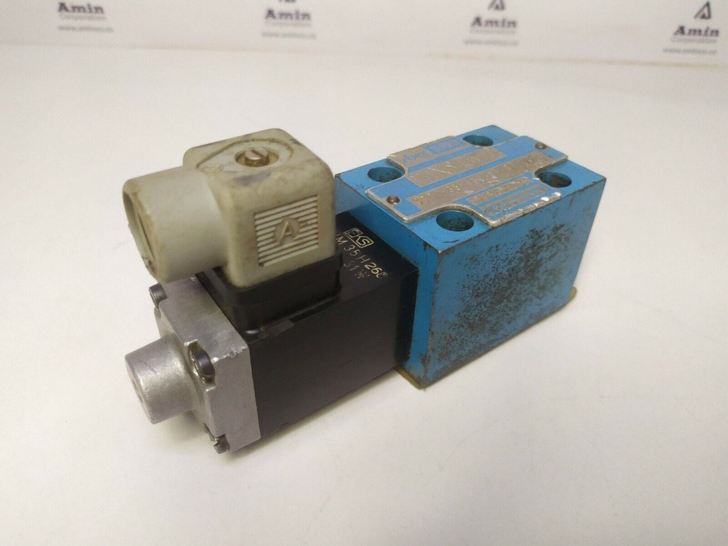 Abex Denison 3D01-35-111-01-01-00A1-00327 Directional control valve