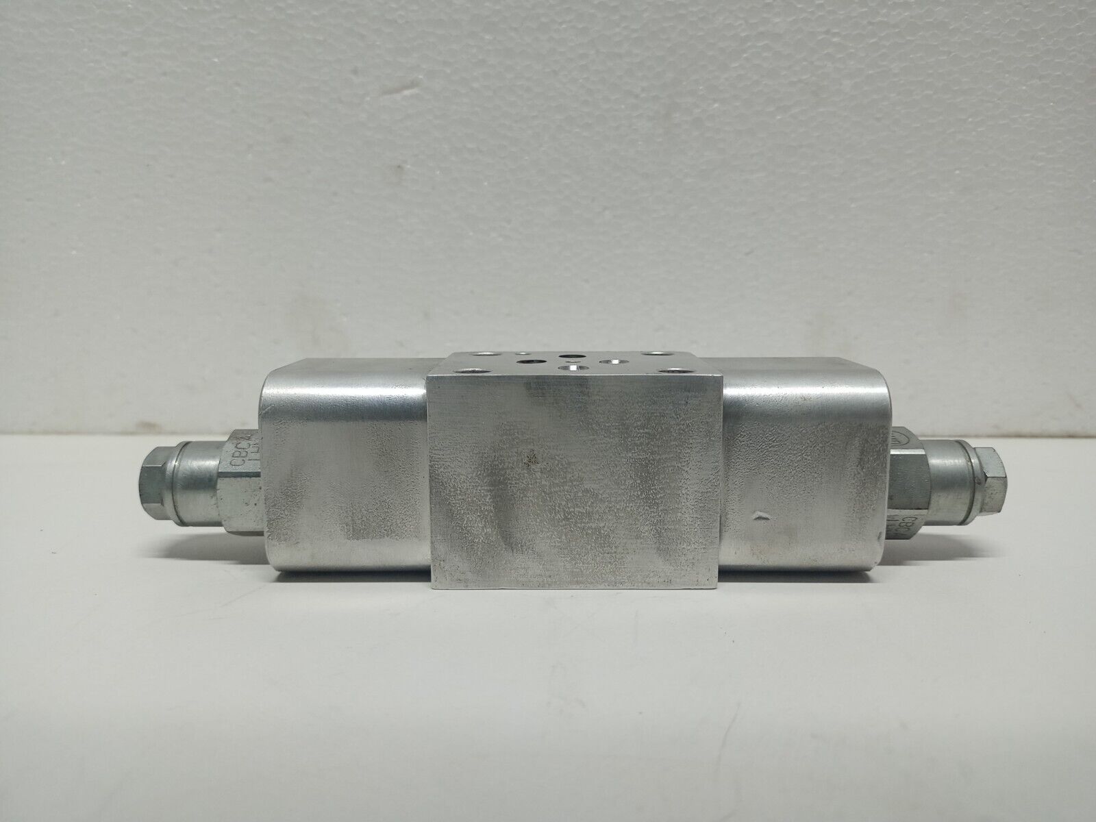 Sun hydraulics EBY 1D01 AC Sandwich valve - NEW