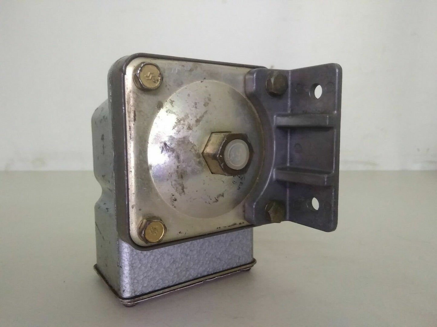 BARKSDALE D1T-B150-LV PRESSURE OR VACUUM ACTUATED SWITCH