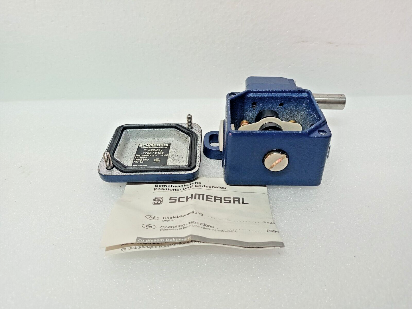 SCHMERSAL T.422-01Y-1735/2186, AC-15, Ui 400V, Uimp 6kV Limit Switch - NEW