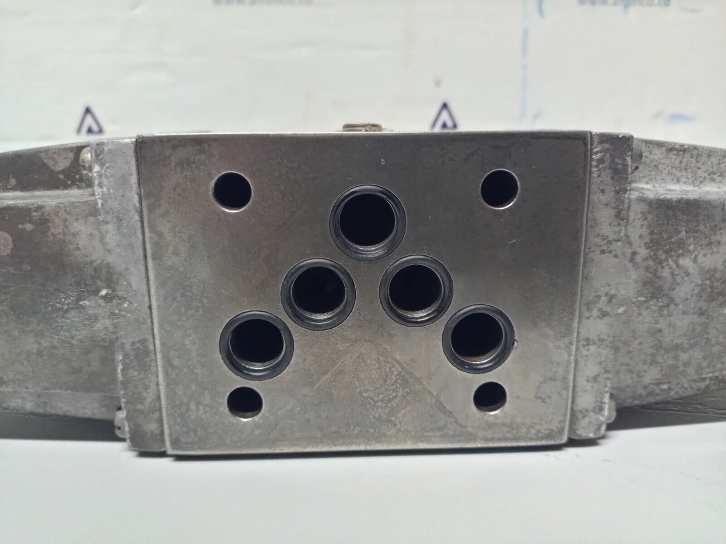 Vickers DG4S4-012C-230AC-50-50 Solenoid Directional control valve