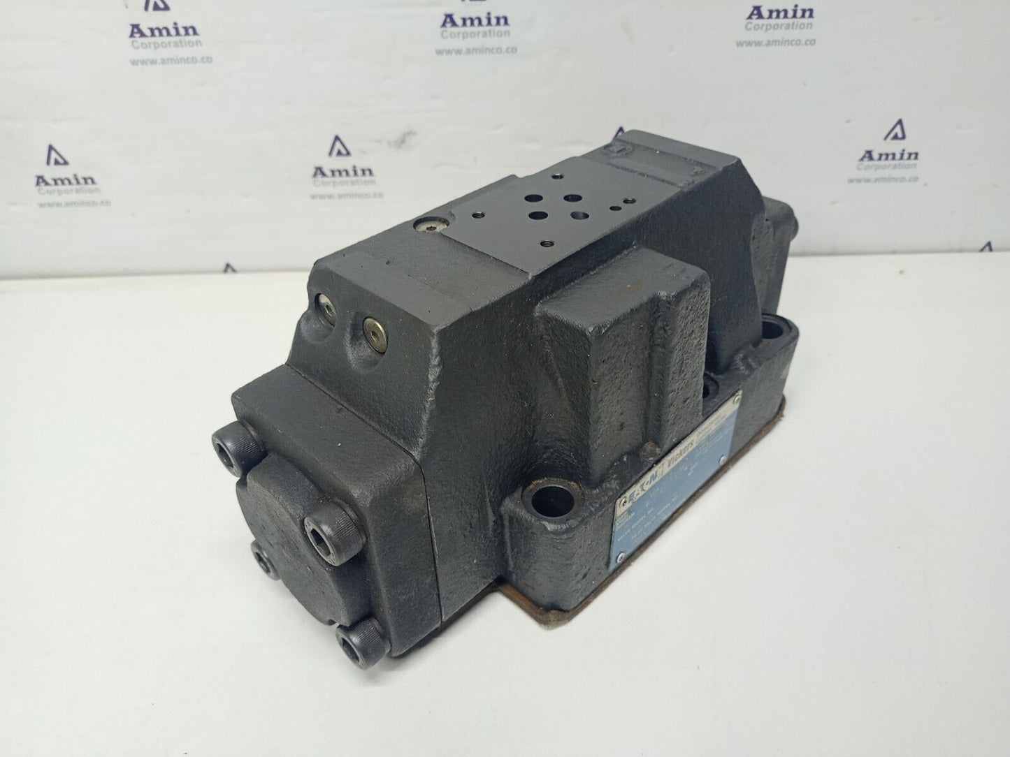 Eaton-Vickers DG5S-8-2C-T-M-X1-ER4-30 Directional control valve - NEW