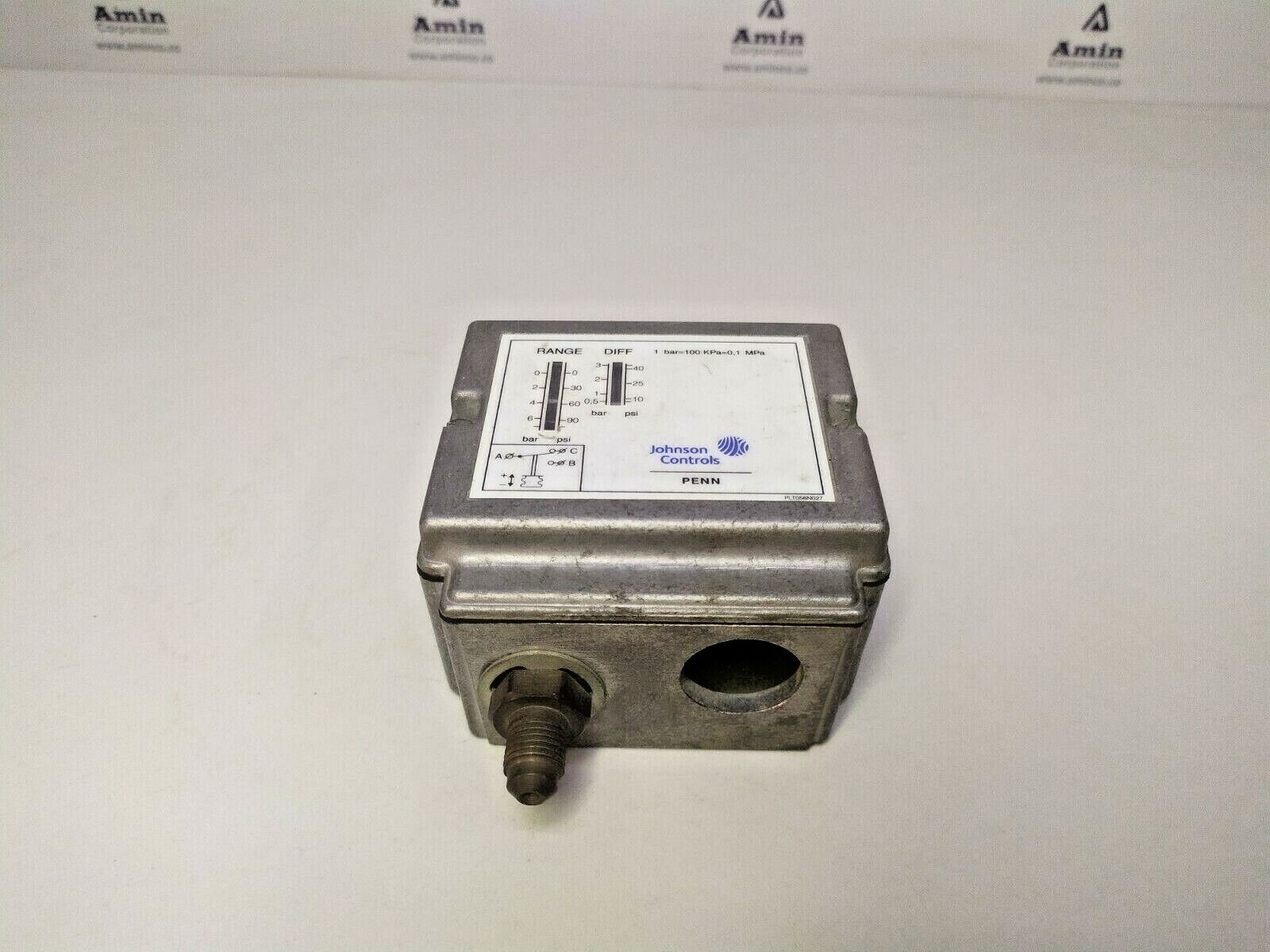 Johnson controls P77AAA-9300 - NEW Unused