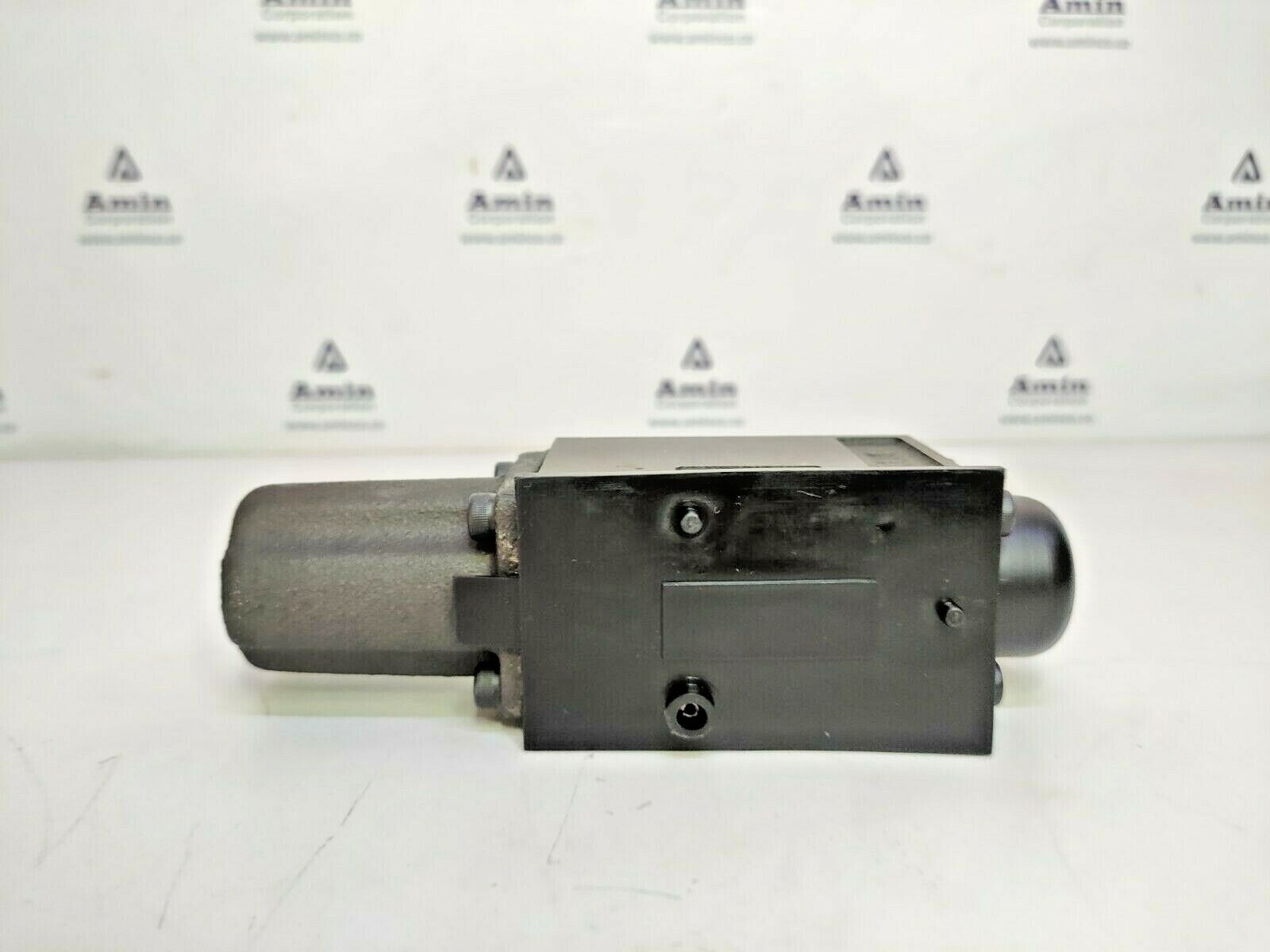 Parker D1VA1HN Directional control valve - NEW