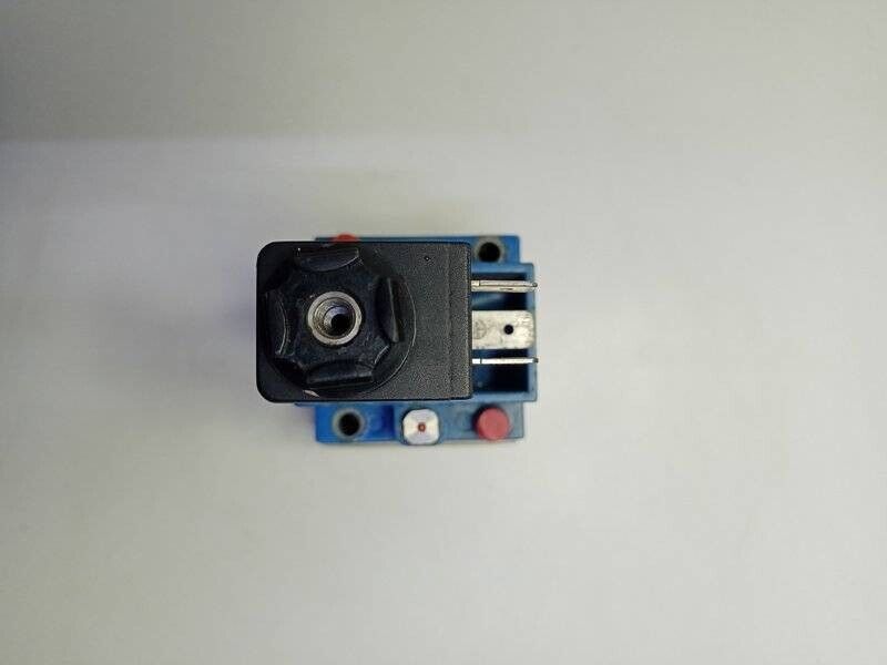 Wabco 3722250220 Pneumatic Valve - New