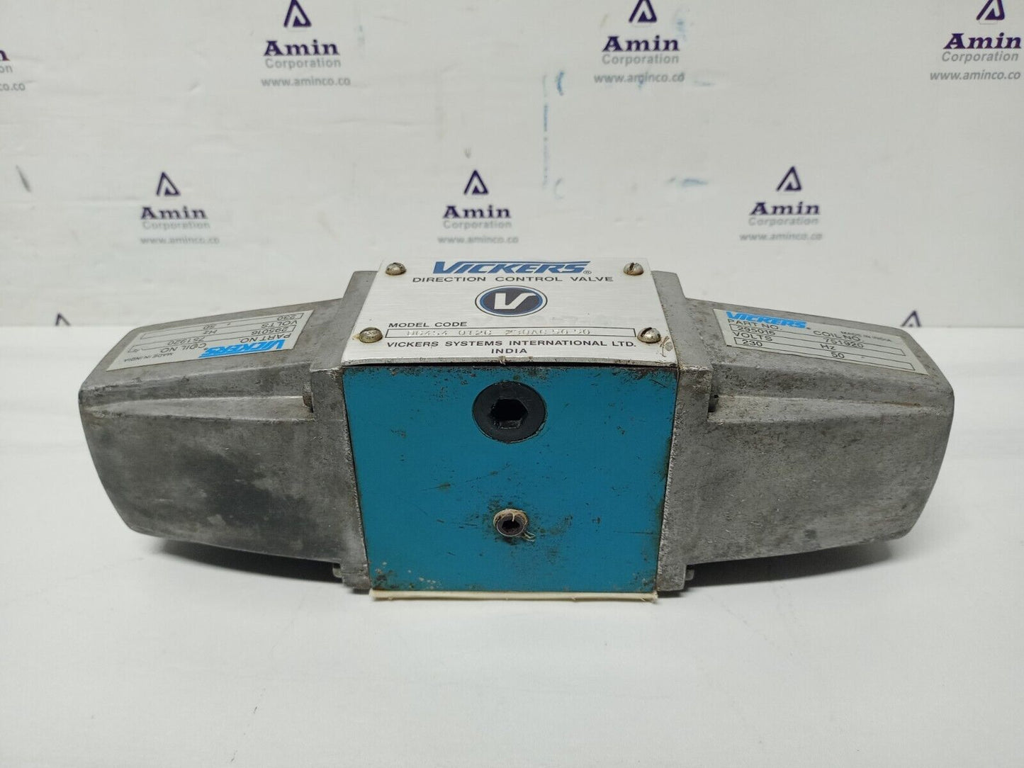 Vickers DG4S4-012C-230AC-50-50 Solenoid Directional control valve