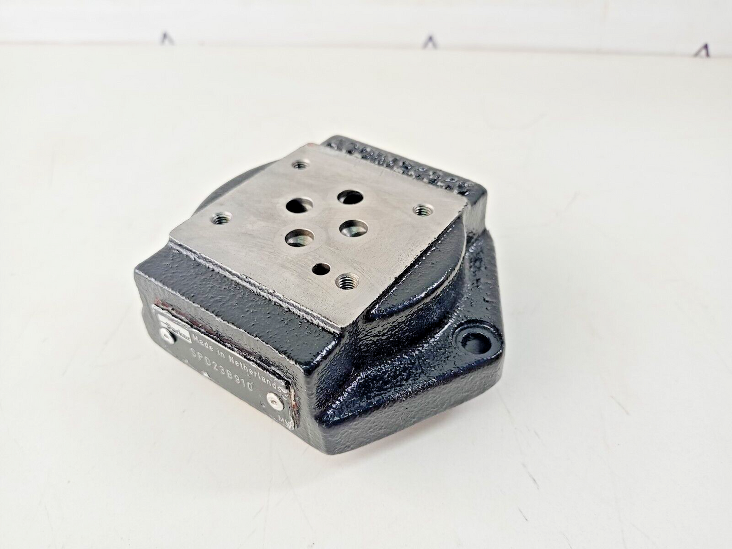 Parker SPD23B910 Subplate for directional control valve