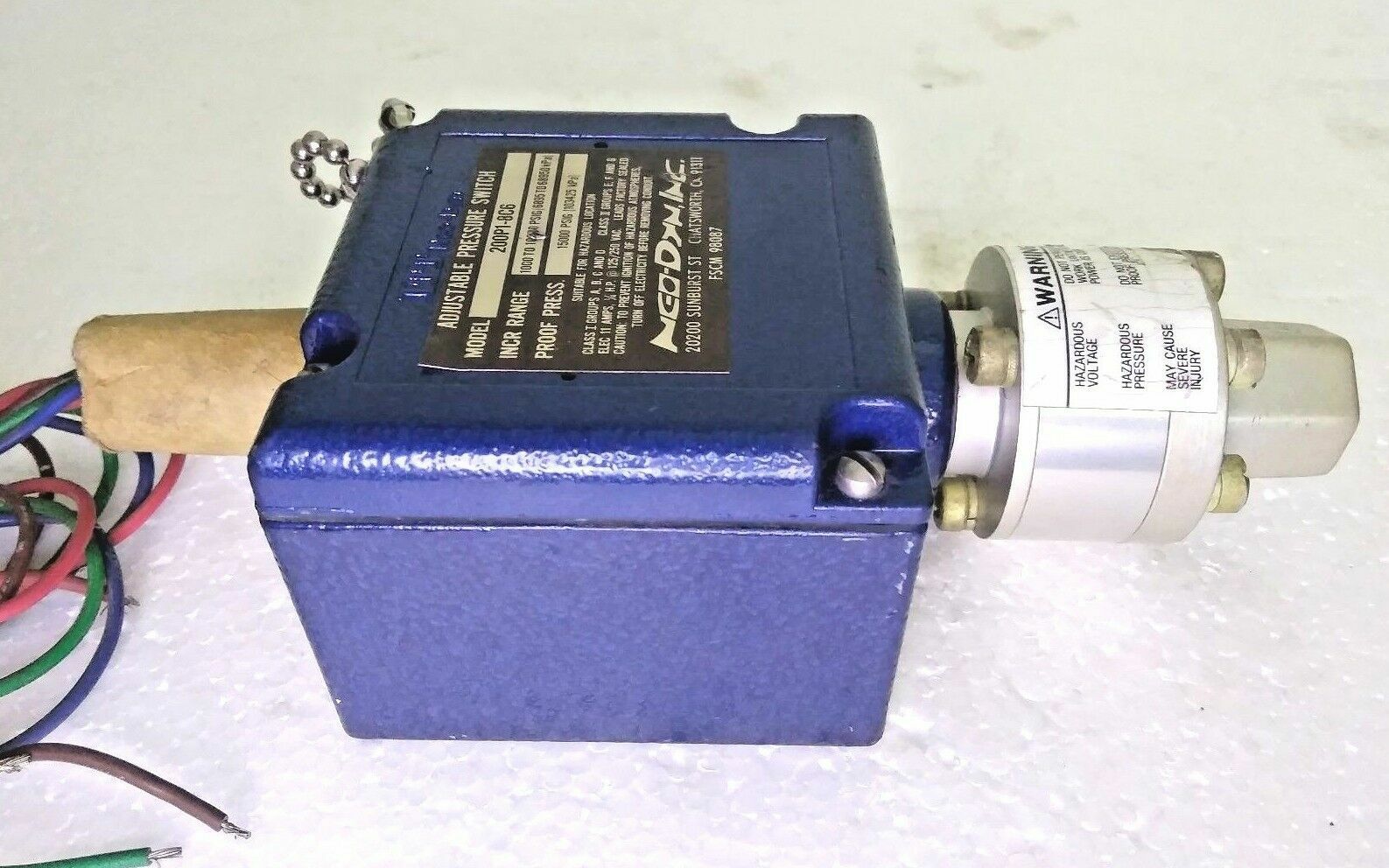 Neo-Dyn Adjustable Pressure Switch Model: 200P18C6 Range: 1000-10,000 PSIG - NEW