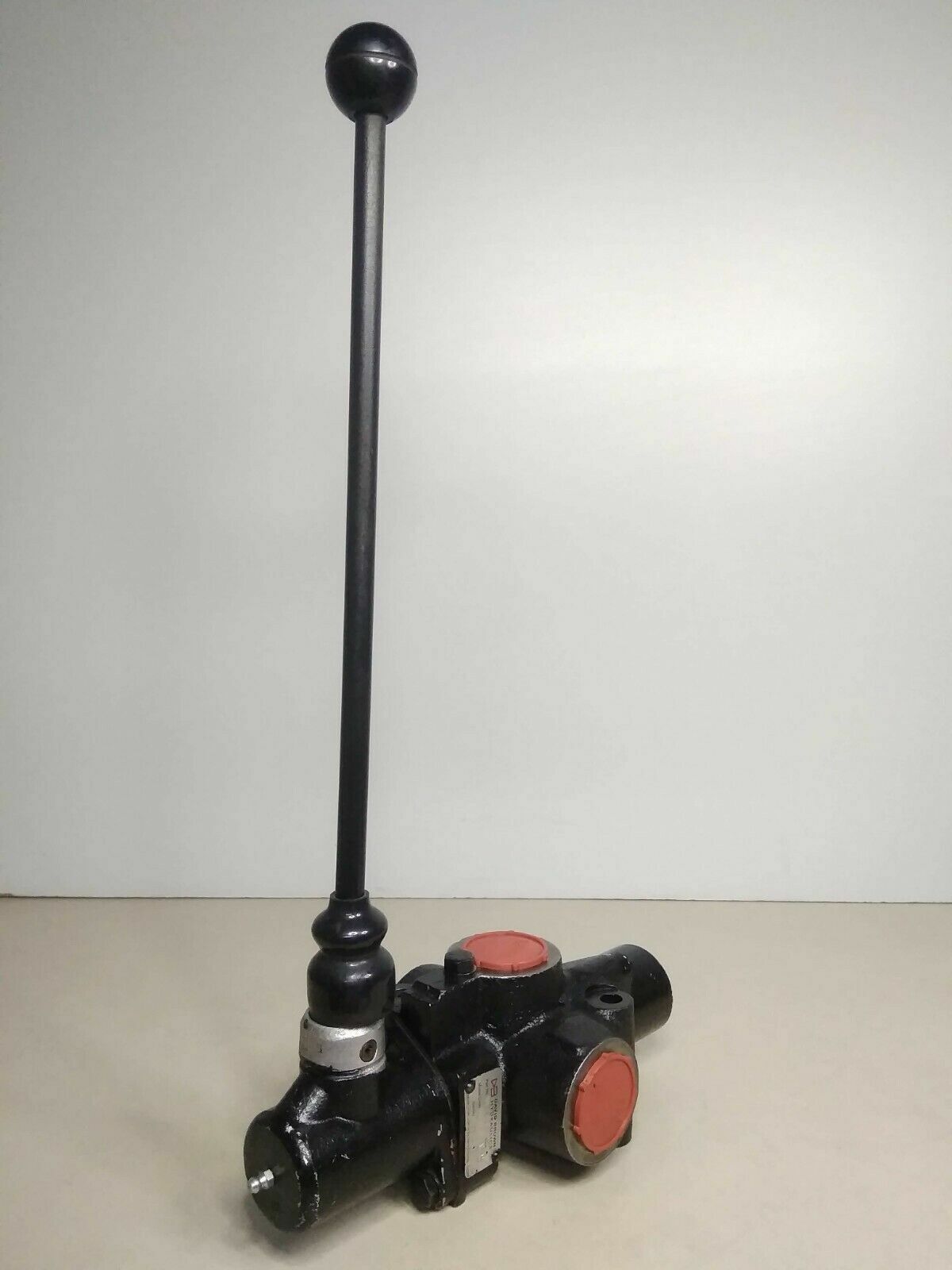 David Brown Hydraulics SSV09X44L Valve Part no.081401 - NEW