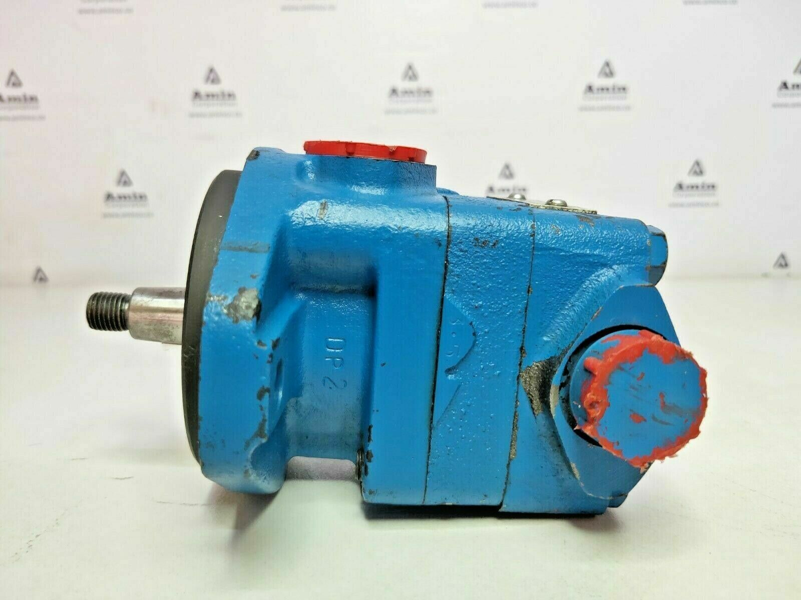 Vickers V110 3567B10 S203 IN148 Hydraulic vane pump - NEW