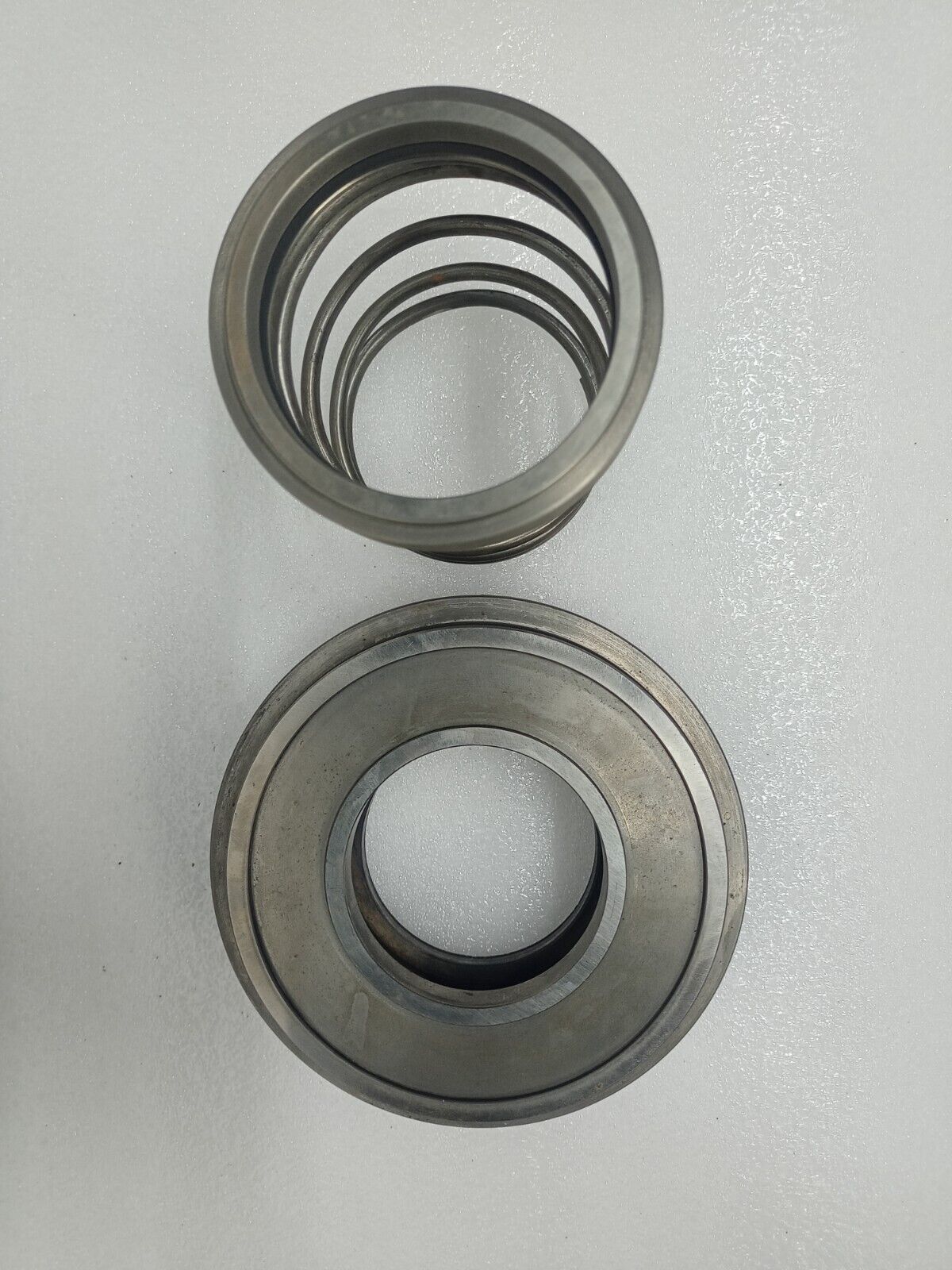 LS Seals M/E LO pump seal AC065