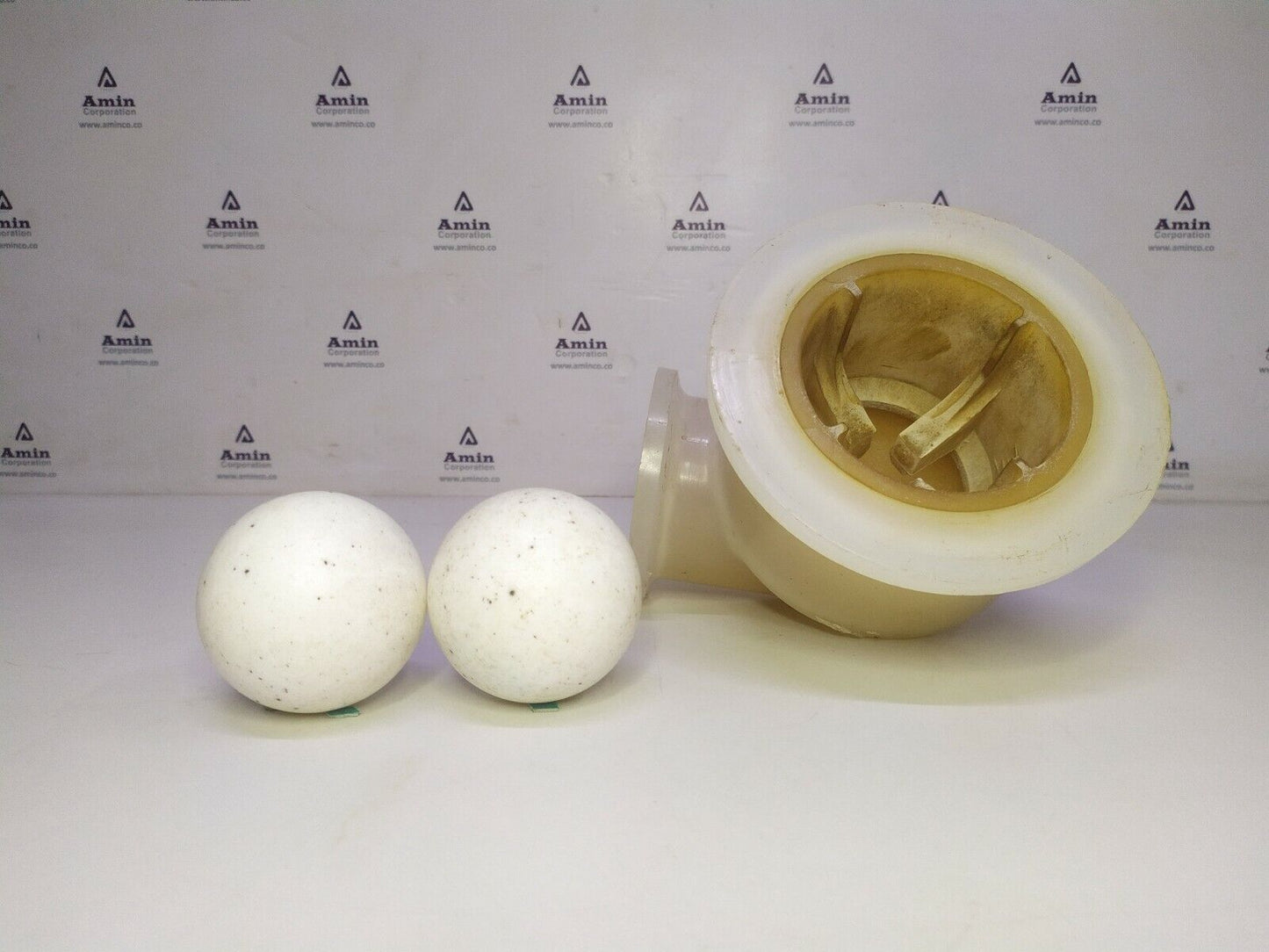 WILDEN pump 8 POLYPROPYLENE Elbow with valve balls 2pcs