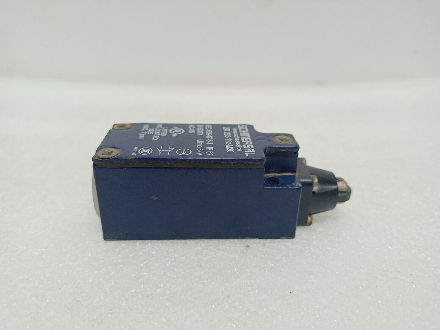 Schmersal ZR 235-11z-M20 Limit Switch - NEW