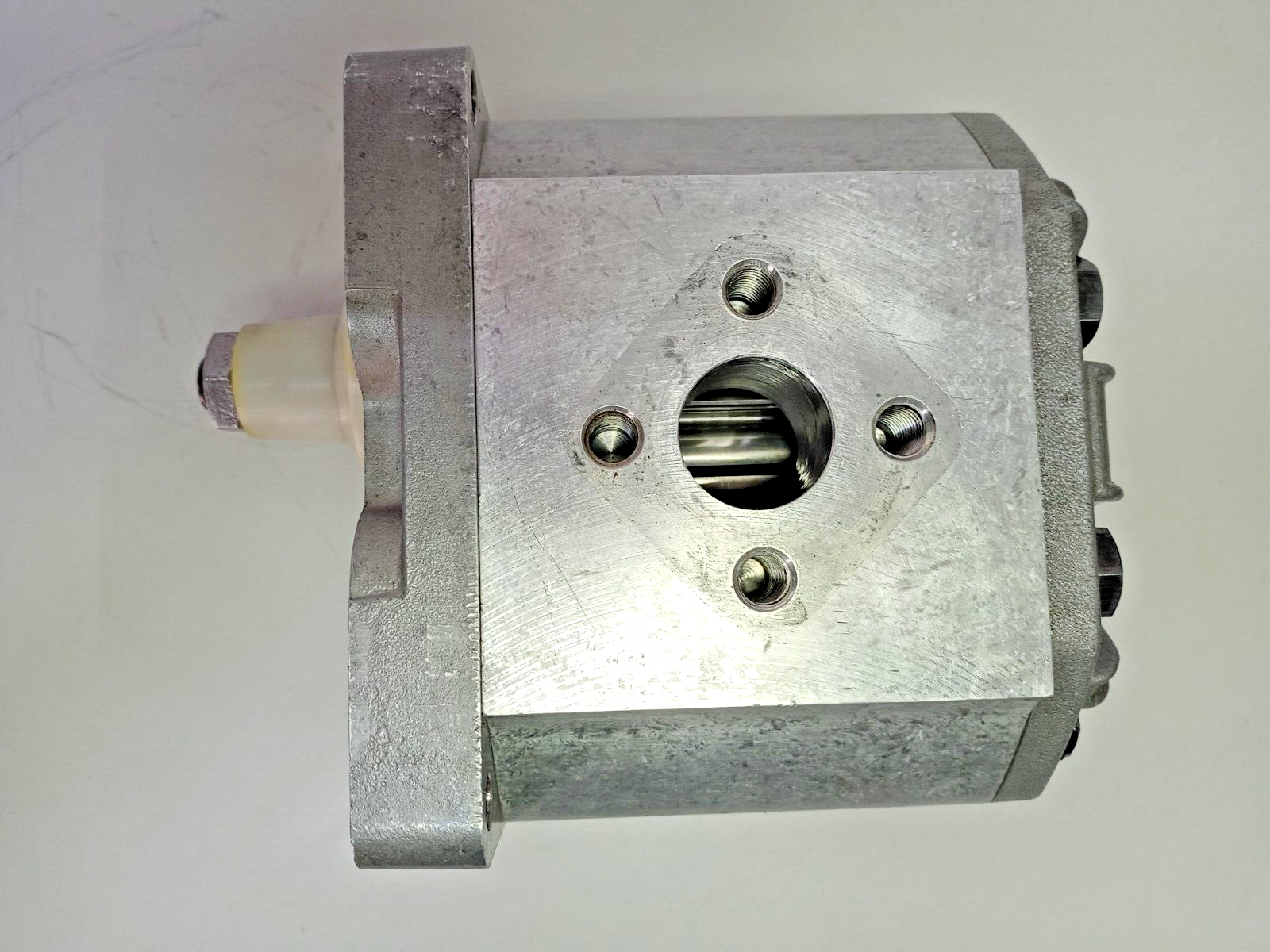 Sundstrand TAP 22-90/44 D C0 01/9L Hydraulic Gear Pump - Pressure Tested