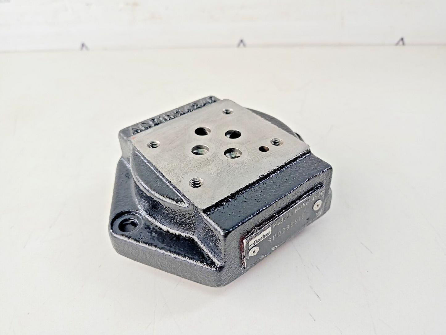 Parker SPD23B910 Subplate for directional control valve