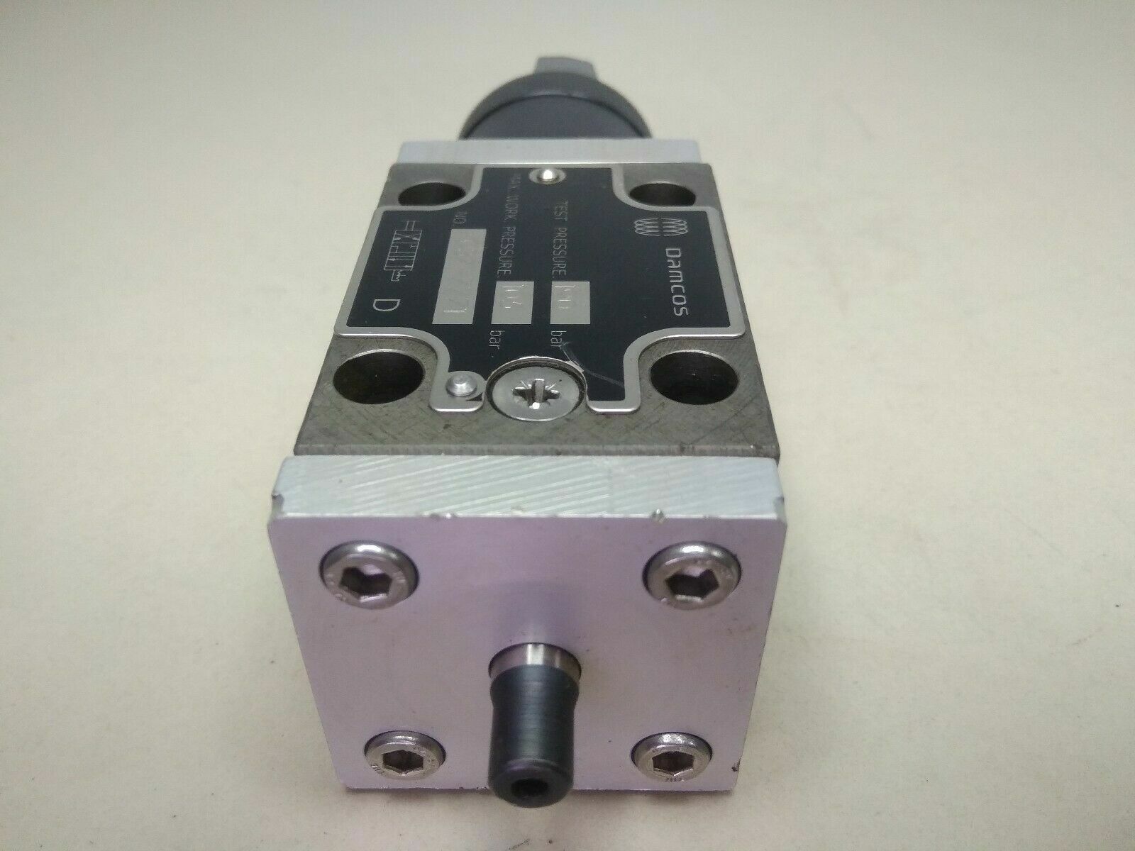 DAMCOS 037-7771 PILOT VALVE Max. working pressure : 105 bar - NEW