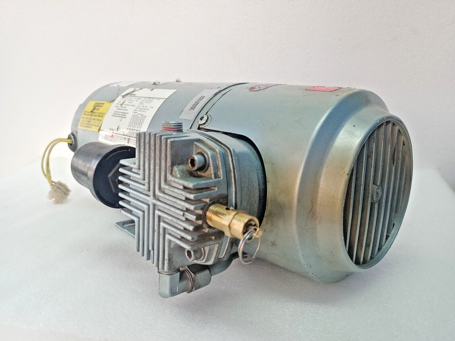 Gast 5HCD-10-M533 Piston air compressor
