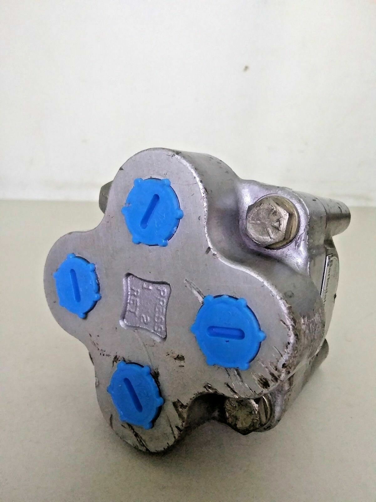 BARKSDALE VALVE 6943S3AC3-MC-J Pressure 2400 PSI - NEW