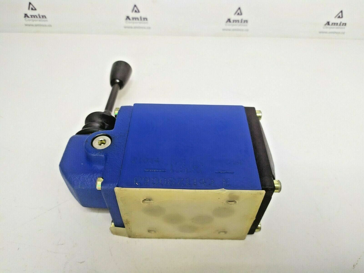 REXROTH 4WMM 10 E31 Directional control valve MNR R900589983 - NEW