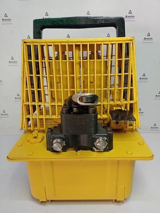 Enerpac PAM-1042 Air hydraulic pump 4/3 manual valve, 700bar/10,000psi - TESTED